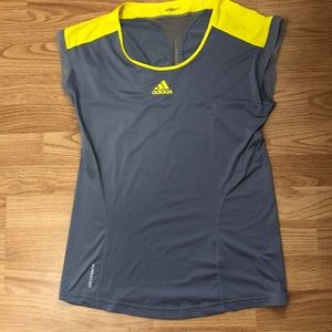 🎉$5 SALE🎉Adidas clima cool top